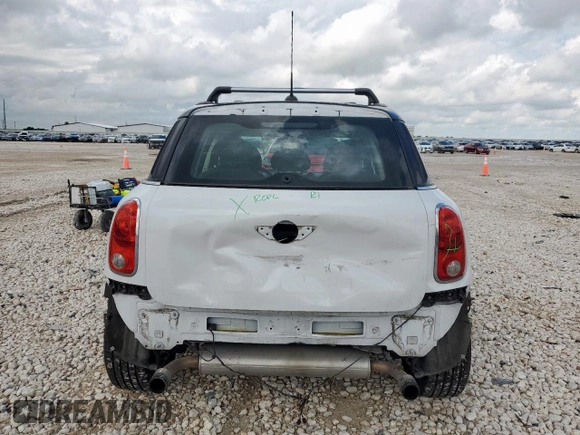 2015 MINI Countryman S z VIN WMWZC3C52FWT05252, wystawiony jako Copart lot #58559475 z przebiegiem 104 825 mil mil oraz Szkoda całkowita • Salvage title. Historia ofert i sprzedaży dostępna na DreamBid. Obrazek 6.
