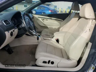 2011 Volkswagen Eos Komfort with VIN WVWBW7AH5BV002823, listed as a Copart auction lot 46122135 with 137,277 mi miles and Clean Title. Bid and sale history available at DreamBid. Image 7.