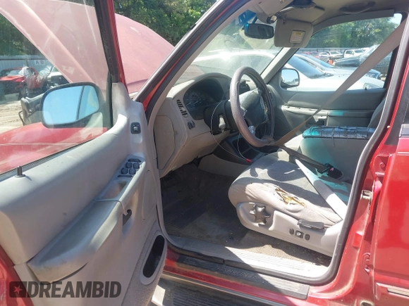 2000 Ford Explorer XLT with VIN 1FMZU63P7YZA68094, listed as a IAAI auction lot 42188950 with 210,747 mi miles and . Bid and sale history available at DreamBid. Image 5.