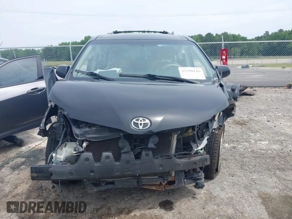 2011 Toyota Sienna XLE AAS with VIN 5TDYK3DC3BS103531, listed as a IAAI auction lot 42290142 with 231,995 mi miles and . Bid and sale history available at DreamBid. Image 12.