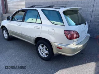 2000 Lexus RX 300 with VIN JT6HF10UXY0159914, listed as a Copart auction lot 82822194 with 220,515 mi miles and Clean Title. Bid and sale history available at carsss.com. Image 3.