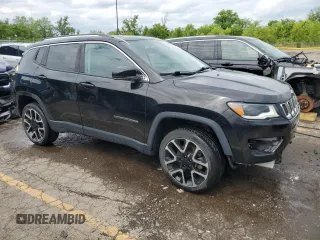 2018 Jeep Compass Limited z VIN 3C4NJDCB0JT101048, wystawiony jako Copart lot #58133885 z przebiegiem 62 177 mil mil oraz Czysty tytuł • Clean title. Historia ofert i sprzedaży dostępna na DreamBid. Obrazek 4.