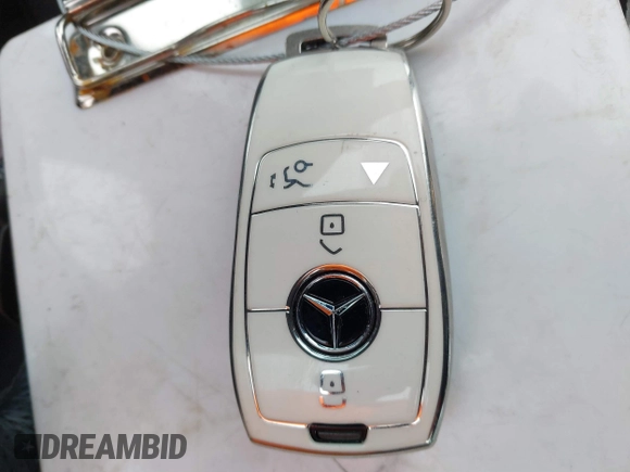 2018 Mercedes-Benz E 300 with VIN WDDZF4JB2JA342094, listed as a IAAI auction lot 41556822 with 71,630 mi miles and . Bid and sale history available at DreamBid. Image 11.