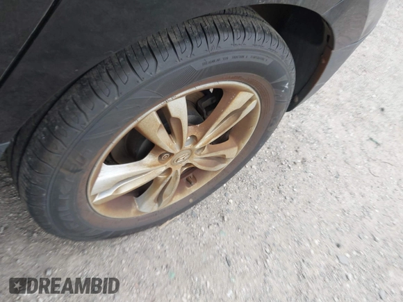 2011 Hyundai Tucson Limited with VIN KM8JUCACXBU293660, listed as a IAAI auction lot 42051931 with 99,995 mi miles and . Bid and sale history available at DreamBid. Image 12.