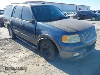 2004 Ford Expedition Special Service with VIN 1FMFU15L24LA67271, listed as a IAAI auction lot 42142445 with 136,752 mi miles. Bid and sale history available at carsss.com. Image 1.