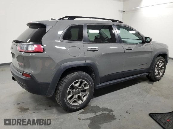 2022 Jeep Cherokee Trailhawk with VIN 1C4PJMBXXND556183, listed as a Copart auction lot 49327555 with 45,947 mi miles and Clean Title. Bid and sale history available at carsss.com. Image 3.