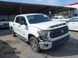 2018 Toyota Tundra 2WD SR5 with VIN 5TFEY5F12JX229395, listed as a IAAI auction lot 41860401 with 211,706 mi miles. Bid and sale history available at carsss.com. Image 1.
