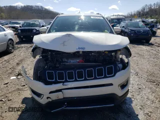 2019 Jeep Compass Limited z VIN 3C4NJDCB6KT854701, wystawiony jako Copart lot #49054285 z przebiegiem 59 770 mil mil oraz Szkoda całkowita • Salvage title. Historia ofert i sprzedaży dostępna na DreamBid. Obrazek 5.