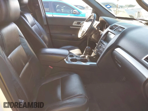 2014 Ford Explorer XLT with VIN 1FM5K7D84EGC20339, listed as a IAAI auction lot 41626166 with 172,956 mi miles and . Bid and sale history available at carsss.com. Image 5.