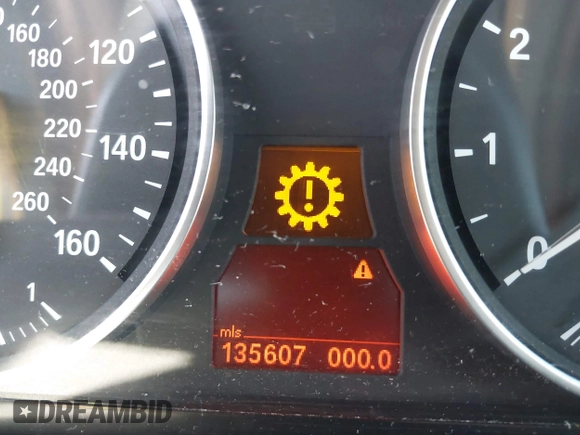 2008 BMW X5 3.0si with VIN 5UXFE43568L024029, listed as a IAAI auction lot 42107247 with 135,607 mi miles. Bid and sale history available at carsss.com. Image 7.