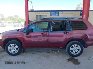 2005 Mitsubishi Endeavor LS with VIN 4A4MM21S05E074605, listed as a IAAI auction lot 41777750 with 105,188 mi miles. Bid and sale history available at carsss.com. Image 14.