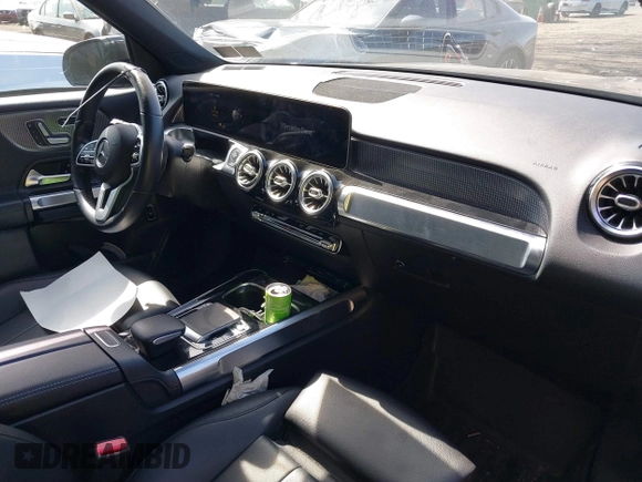 2020 Mercedes-Benz GLB 250 z VIN WDC4M4HB7LW007333, wystawiony jako IAAI lot #41790883 z przebiegiem 53 605 mil mil oraz . Historia ofert i sprzedaży dostępna na DreamBid. Obrazek 5.