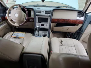 2005 Lincoln Navigator Luxury with VIN 5LMFU28535LJ11117, listed as a Copart auction lot 82929704 with 125,176 mi miles and Salvage Title. Bid and sale history available at carsss.com. Image 8.