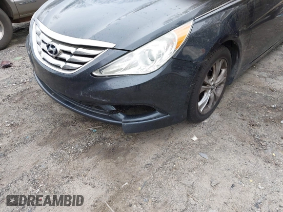 2011 Hyundai Sonata SE with VIN 5NPEC4AC2BH284055, listed as a IAAI auction lot 41921577 with 202,114 mi miles. Bid and sale history available at carsss.com. Image 12.