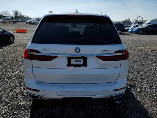2019 BMW X7 xDrive40i with VIN 5UXCW2C50KL086103, listed as a Copart auction lot 48360425 with 151,031 mi miles and Salvage Title. Bid and sale history available at carsss.com. Image 6.