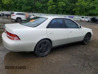 2001 Lexus ES 300 with VIN JT8BF28G510319575, listed as a Copart auction lot 54321275 with 139,224 mi miles and Non Repairable. Bid and sale history available at DreamBid. Image 3.