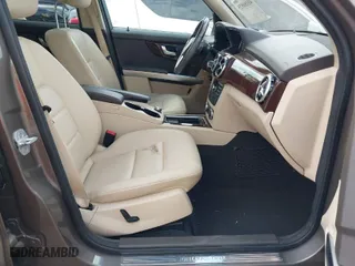 2015 Mercedes-Benz GLK-Class GLK 350 with VIN WDCGG8JB4FG379507, listed as a IAAI auction lot 41180925 with 75,506 mi miles. Bid and sale history available at carsss.com. Image 5.