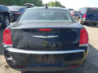 2015 Chrysler 300 Limited z VIN 2C3CCAAG1FH742910, wystawiony jako IAAI lot #42151768 z przebiegiem 186 050 mil mil oraz . Historia ofert i sprzedaży dostępna na DreamBid. Obrazek 16.