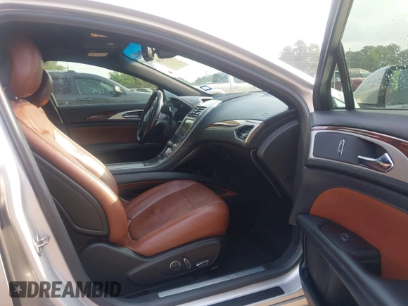 2017 Lincoln MKZ Reserve z VIN 3LN6L5E96HR649914, wystawiony jako IAAI lot #42136130 z przebiegiem 84 144 mil mil oraz . Historia ofert i sprzedaży dostępna na DreamBid. Obrazek 5.