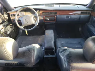 1994 Cadillac DeVille z VIN 1G6KD52B3RU283575, wystawiony jako Copart lot #73576044 z przebiegiem 133 977 mil mil oraz Czysty tytuł • Clean title. Historia ofert i sprzedaży dostępna na DreamBid. Obrazek 8.