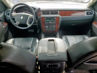 2011 Chevrolet Tahoe LT z VIN 1GNSCBE05BR155119, wystawiony jako Copart lot #57783155 z przebiegiem 142 297 mil mil oraz Szkoda całkowita • Salvage title. Historia ofert i sprzedaży dostępna na DreamBid. Obrazek 8.