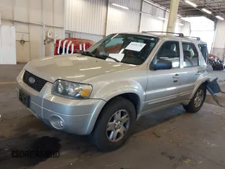 2007 Ford Escape Limited с VIN 1FMCU94197KA36921, выставлен на аукционе IAAI как лот 40426720 с пробегом 177 909 миль миль и . История ставок и продаж доступна на DreamBid. Изображение 18.