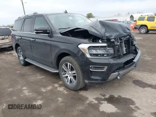 2023 Ford Expedition Limited with VIN 1FMJU1K80PEA29105, listed as a IAAI auction lot 41686107 with 61,256 mi miles. Bid and sale history available at carsss.com. Image 1.
