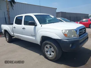 2005 Toyota Tacoma PreRunner z VIN 5TEKU72N15Z137616, wystawiony jako IAAI lot #42484809 z przebiegiem 251 292 mil mil oraz . Historia ofert i sprzedaży dostępna na DreamBid. Obrazek 1.
