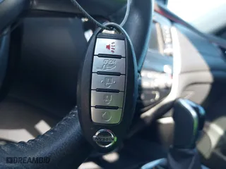 2019 Nissan Rogue SL with VIN 5N1AT2MT8KC782606, listed as a IAAI auction lot 41318079 with 185,355 mi miles. Bid and sale history available at carsss.com. Image 11.