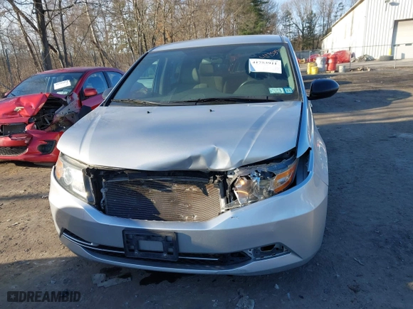 2014 Honda Odyssey LX with VIN 5FNRL5H24EB001131, listed as a IAAI auction lot 41753911 with 238,080 mi miles. Bid and sale history available at carsss.com. Image 6.