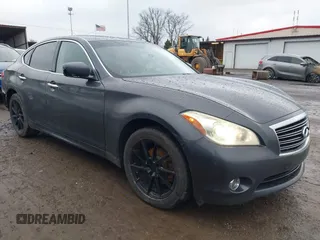 2011 Infiniti M37 with VIN JN1BY1AR3BM375528, listed as a IAAI auction lot 41564370 with 174,701 mi miles. Bid and sale history available at carsss.com. Image 1.