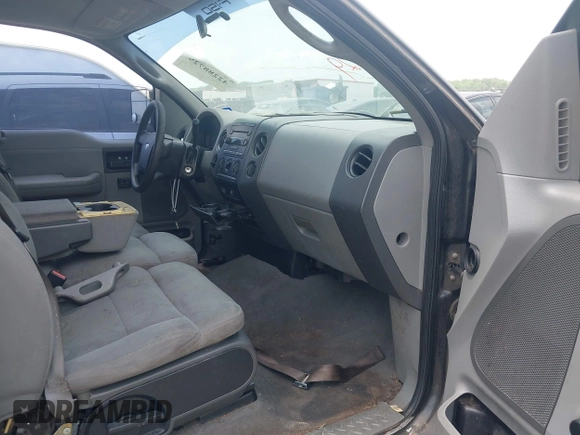 2004 Ford F-150 STX with VIN 1FTRX02W44KB73700, listed as a IAAI auction lot 42288729 with 234,728 mi miles and . Bid and sale history available at DreamBid. Image 5.