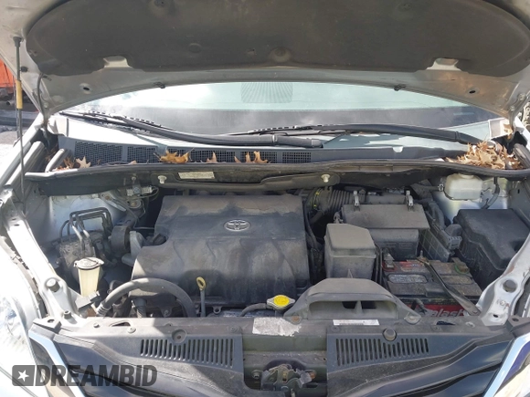 2014 Toyota Sienna LE AAS with VIN 5TDKK3DC2ES440251, listed as a IAAI auction lot 41803952 with 88,691 mi miles. Bid and sale history available at carsss.com. Image 10.