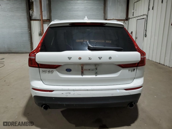 2021 Volvo XC60 Momentum with VIN YV4102RK2M1830528, listed as a Copart auction lot 82560734 with NaN miles and Clean Title. Bid and sale history available at carsss.com. Image 6.