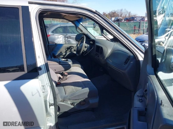 2002 Ford F-150 XLT with VIN 1FTRW07L42KA48341, listed as a IAAI auction lot 41433160 with 244,755 mi miles. Bid and sale history available at carsss.com. Image 5.