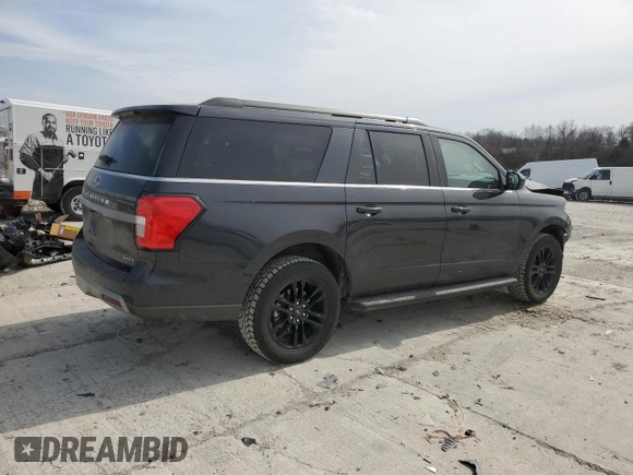 2024 Ford Expedition Max XLT with VIN 1FMJK1J81REA75973, listed as a Copart auction lot 47080095 with 6,711 mi miles and Salvage Title. Bid and sale history available at DreamBid. Image 3.