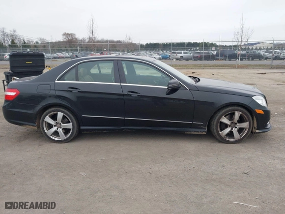 2013 Mercedes-Benz E-Class E 350 Luxury with VIN WDDHF8JB1DA738136, listed as a IAAI auction lot 41774836 with 181,846 mi miles. Bid and sale history available at carsss.com. Image 14.
