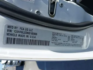 2022 Ram 1500 SLT z VIN 1C6RR6LG0NS185906, wystawiony jako IAAI lot #42012123 z przebiegiem 63 944 mil mil oraz . Historia ofert i sprzedaży dostępna na DreamBid. Obrazek 9.