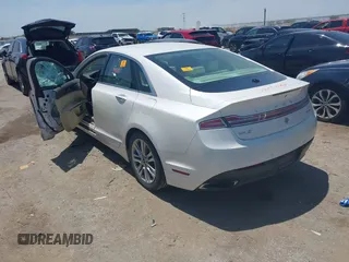 2013 Lincoln MKZ z VIN 3LN6L2G90DR824857, wystawiony jako IAAI lot #42229016 z przebiegiem Nie podano mil oraz . Historia ofert i sprzedaży dostępna na DreamBid. Obrazek 3.