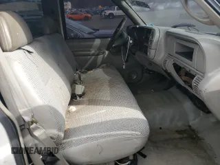 2000 GMC Sierra 1500 with VIN 1GTGC34R9YR154858, listed as a Copart auction lot 49158675 with 183,227 mi miles and Salvage Title. Bid and sale history available at DreamBid. Image 10.