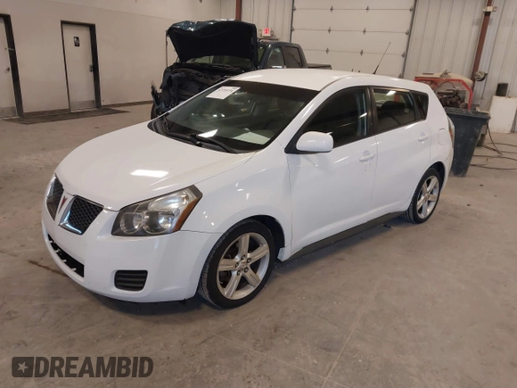 2009 Pontiac Vibe 1SB z VIN 5Y2SP67039Z434371, wystawiony jako IAAI lot #42155194 z przebiegiem 155 756 mil mil oraz . Historia ofert i sprzedaży dostępna na DreamBid. Obrazek 2.