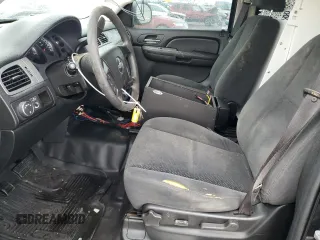 2008 Chevrolet Tahoe Police z VIN 1GNEC03058R257243, wystawiony jako Copart lot #46955705 z przebiegiem 232 754 mil mil oraz Szkody całkowita. Historia ofert i sprzedaży dostępna na DreamBid. Obrazek 7.