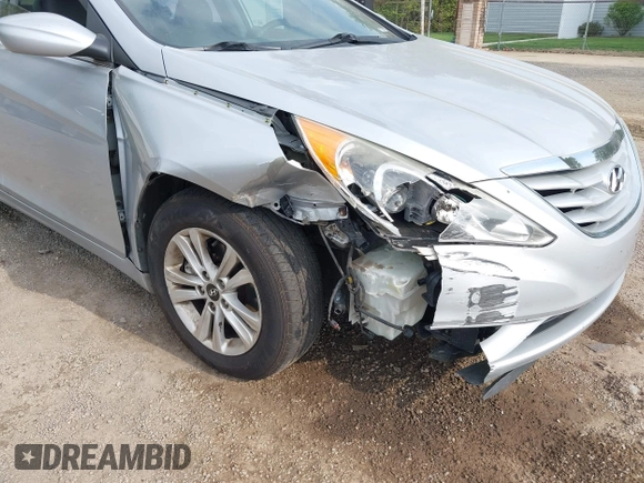 2013 Hyundai Sonata GLS with VIN 5NPEB4AC6DH539103, listed as a IAAI auction lot 42124467 with 182,907 mi miles and . Bid and sale history available at carsss.com. Image 6.