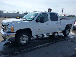2007 Chevrolet Silverado 2500HD LT w/1LT with VIN 1GCHK23607F560875, listed as a IAAI auction lot 41493976 with 249,378 mi miles. Bid and sale history available at carsss.com. Image 18.