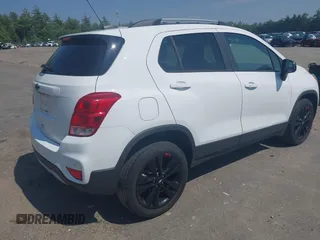 2020 Chevrolet Trax LT with VIN 3GNCJPSB3LL302317, listed as a IAAI auction lot 42492876 with 37,123 mi miles and . Bid and sale history available at DreamBid. Image 4.