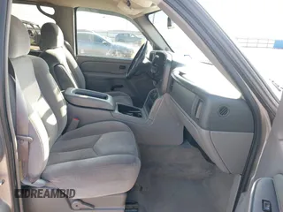2005 GMC Yukon SLT with VIN 1GKEK13T95R203827, listed as a IAAI auction lot 41815086 with 136,671 mi miles. Bid and sale history available at carsss.com. Image 5.