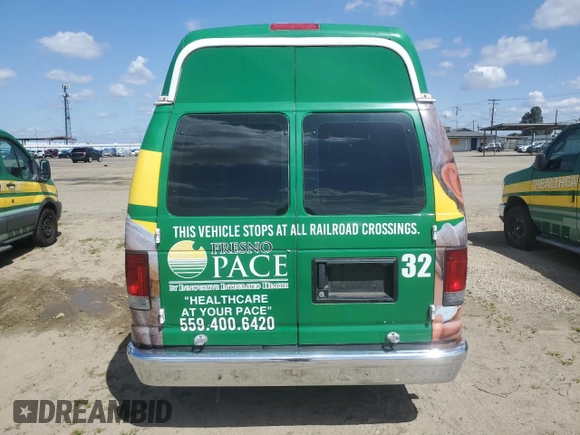 2009 Ford Econoline Cargo Commercial z VIN 1FTNE14W39DA37660, wystawiony jako Copart lot #51863435 z przebiegiem 155 374 mil mil oraz Czysty tytuł • Clean title. Historia ofert i sprzedaży dostępna na DreamBid. Obrazek 6.