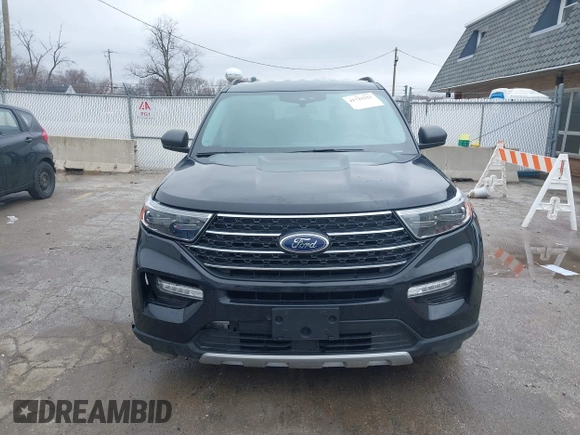 2023 Ford Explorer XLT with VIN 1FMSK8DH4PGB28045, listed as a IAAI auction lot 41723221 with 32,191 mi miles. Bid and sale history available at carsss.com. Image 12.