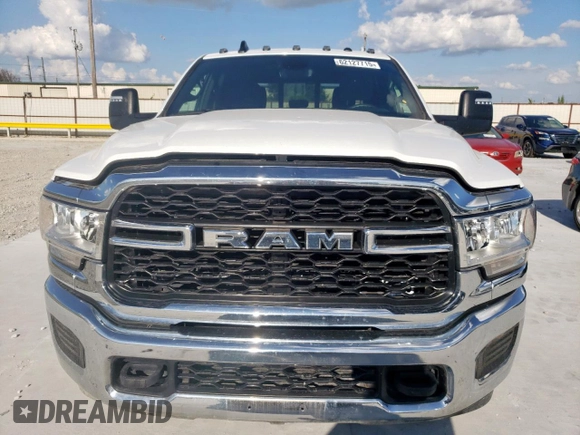 2024 Ram 2500 Tradesman with VIN 3C6UR5HL7RG282673, listed as a Copart auction lot 62127715 with 3,338 mi miles and Salvage title. Bid and sale history available at DreamBid. Image 5.