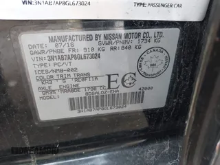 2016 Nissan Sentra S with VIN 3N1AB7AP8GL673024, listed as a IAAI auction lot 41993031 with 130,786 mi miles. Bid and sale history available at carsss.com. Image 9.